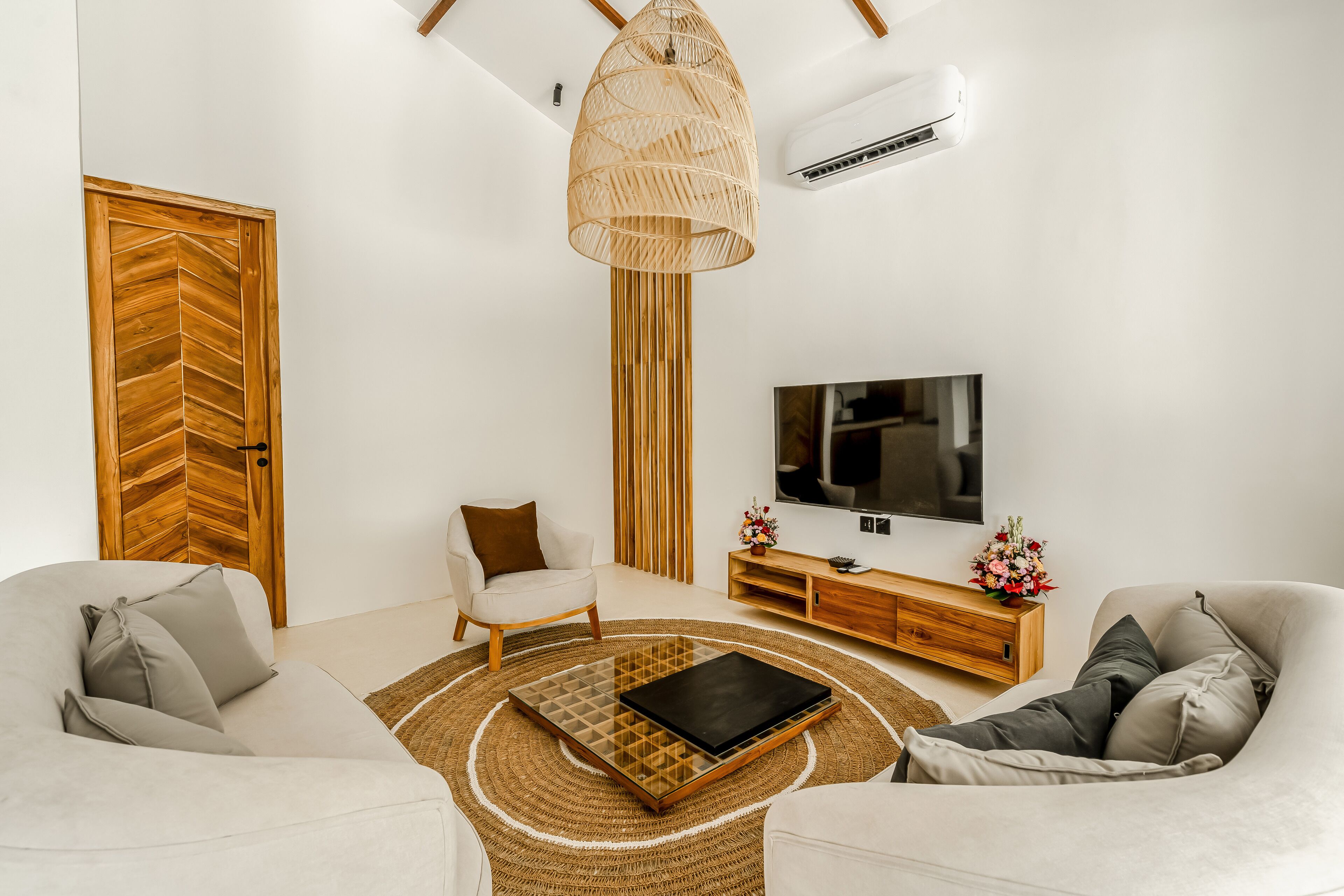 Smart TV de 74 cm con canales digitales 