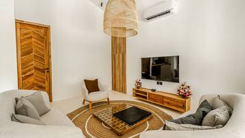 Smart TV de 74 cm con canales digitales