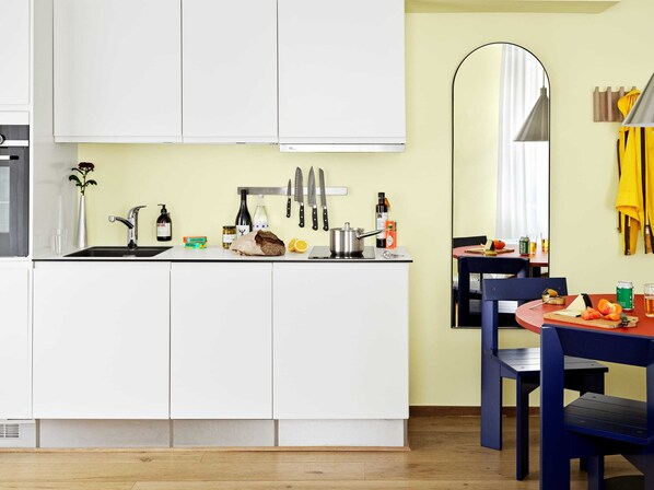 Oven, stovetop, dishwasher, coffee/tea maker
