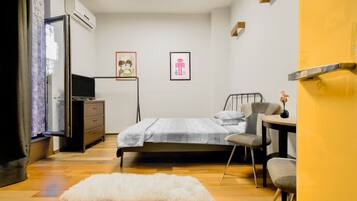 Iron/ironing board, free WiFi, bed sheets