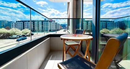 Nomad Friendly | Modern Complex | Next to Metro