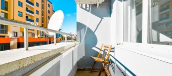 Nomad Friednly | AC | Metro | Kitchen