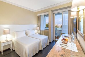1 bedroom, iron/ironing board, WiFi, bed sheets - Aparthotel em Vilamoura, a 2 min a pé da Praia e da Marina. Perfeito p/ Férias (Quarteira)
