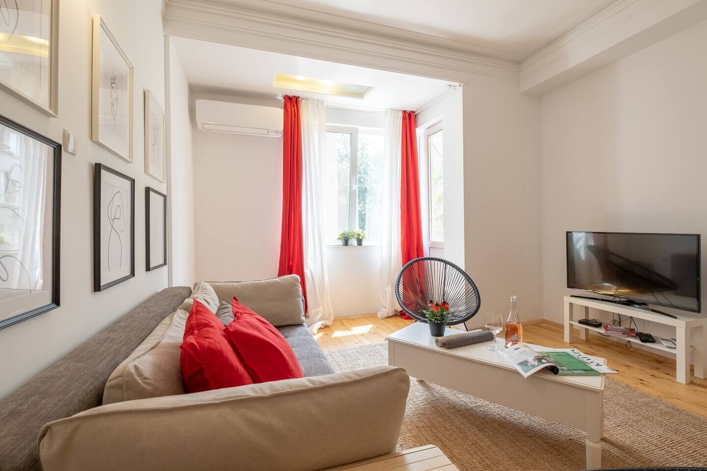 TV, fireplace, offices