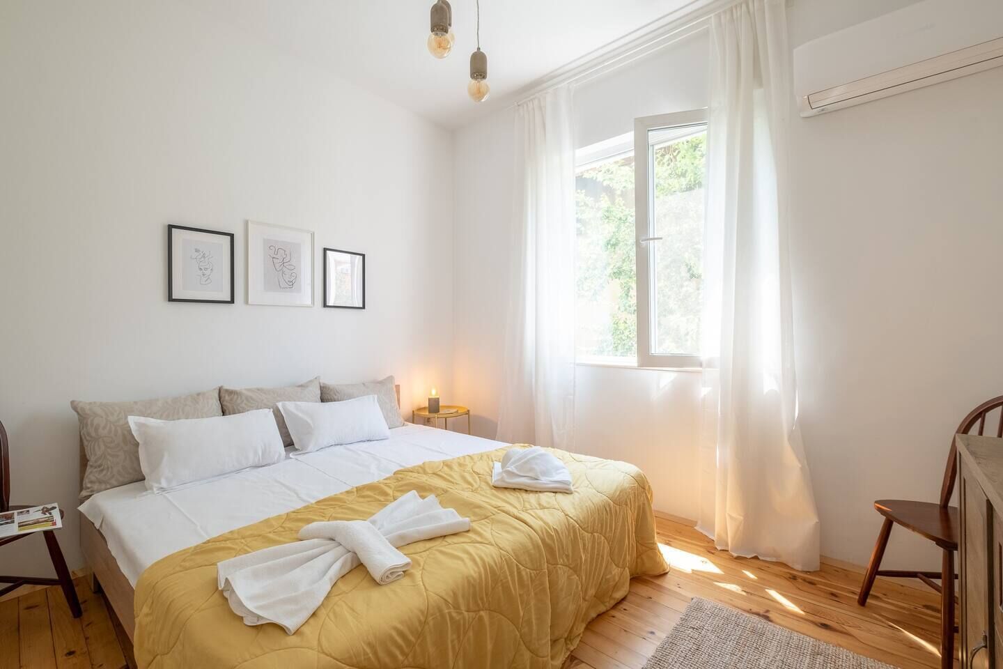 2 bedrooms, iron/ironing board, free WiFi, bed sheets