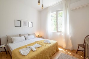 2 bedrooms, iron/ironing board, free WiFi, bed sheets