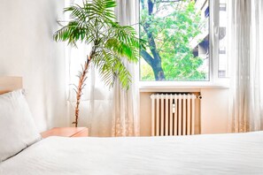 1 slaapkamer, een strijkplank/strijkijzer, gratis wifi, beddengoed