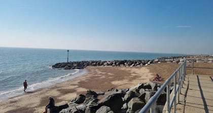 Static Caravan next to the Beach & Nature Reserve