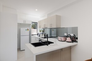 Fridge, microwave, oven, stovetop