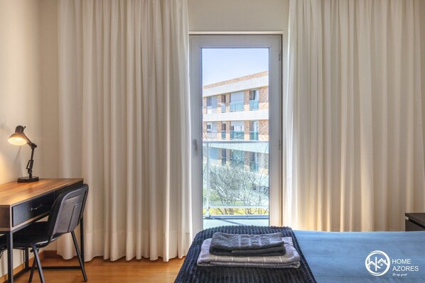 Premium Condo, 3 Bedrooms, Kitchen, Pool View - Home Azores - Pico do Salomão Poolside Retreat (Ponta Delgada)