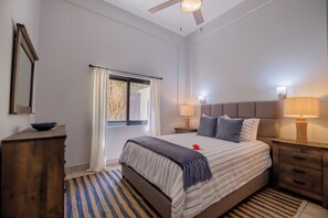 3 bedrooms, desk, iron/ironing board, travel crib