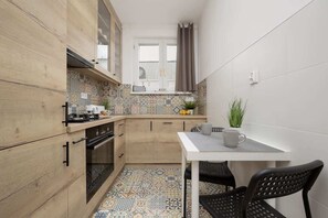 Kühlschrank, Ofen, Herdplatte, Geschirrspüler