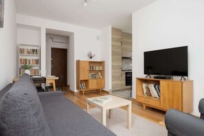 TV - Bielańska 4 | Stylish Apartment | AC| Downtown (Warszawa)