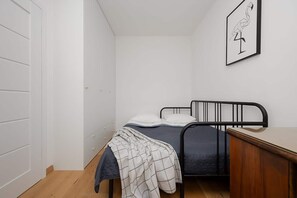 1 bedroom, iron/ironing board, WiFi, bed sheets