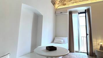 Comfort-Dreibettzimmer | Hochwertige Bettwaren, Verdunkelungsvorhänge, Bügeleisen/Bügelbrett