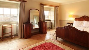 5 quartos, ferros/tábuas de passar roupa, Wi-Fi, roupa de cama