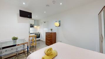 1 bedroom, iron/ironing board, free WiFi, bed sheets