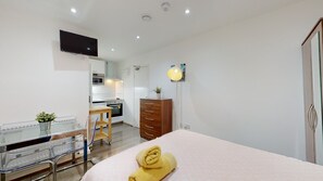 1 Schlafzimmer, Bügeleisen/Bügelbrett, kostenloses WLAN, Bettwäsche