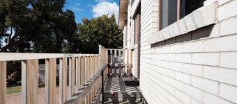 Homely Hideaway with Parking & WiFi