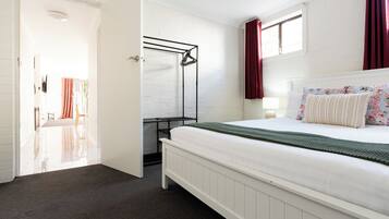 1 bedroom, desk, iron/ironing board, free WiFi