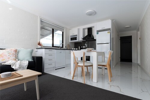 Riverside Gem with Parking & WiFi