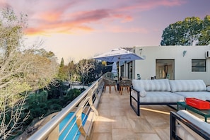 Terrace/patio - BRAHAM LODGE: THE OCTAVE
Where luxury and serenity meet!
(Sandton)