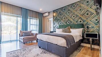 6 habitaciones, escritorio, tabla de planchar con plancha y wifi