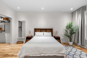3 bedrooms, WiFi, bed sheets - Immense Appartement, Spacieux, Lumineux, Près du Centre-ville, Tout Équipé (Montréal)