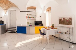 Loft | 1 chambre, fer et planche à repasser, accès au Wi-Fi (inclus)