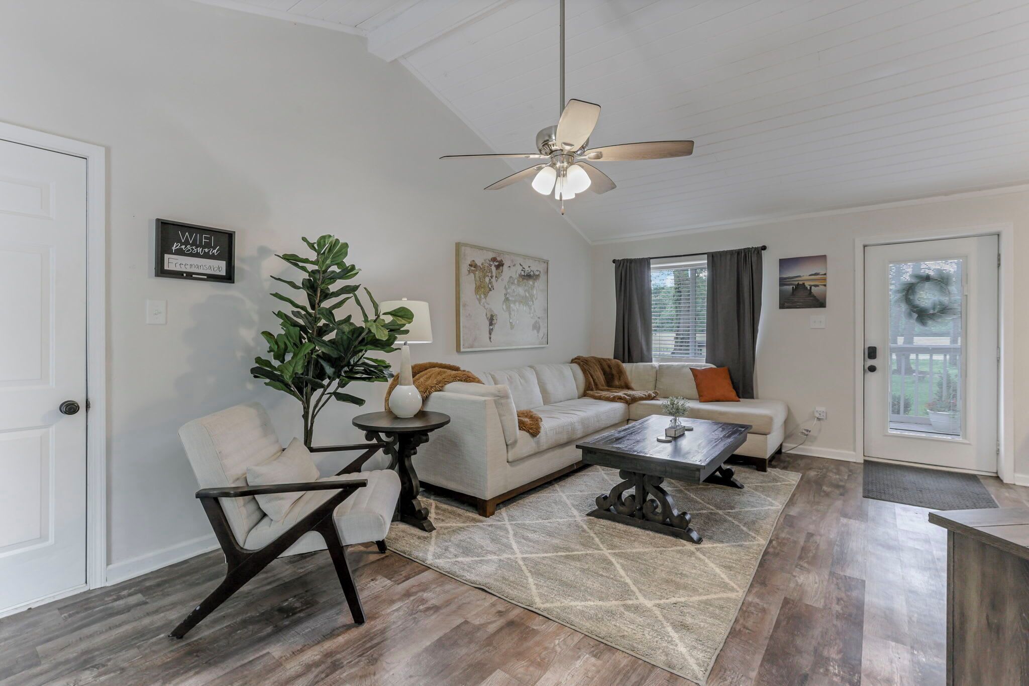 Fairfield Beach Home near Lake with Hot Tub