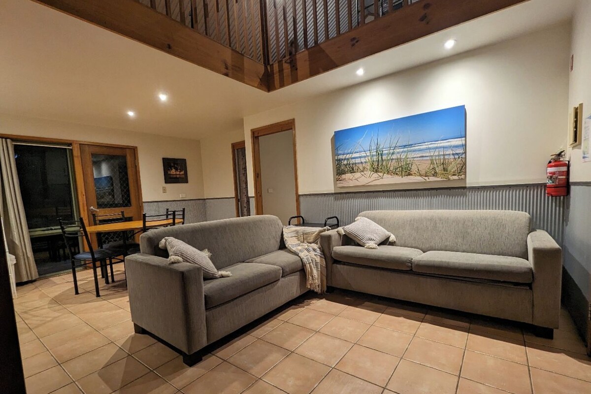 Self contained bungalow standard 1 Night