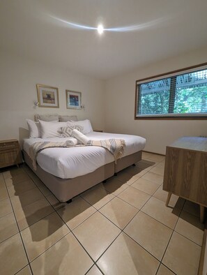 Classic Cabin, Garden Area