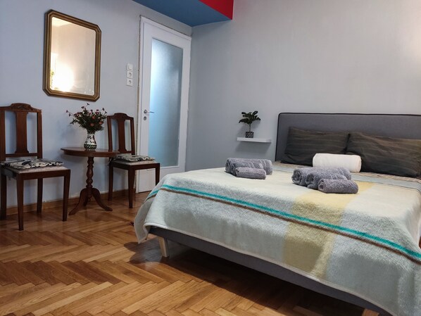 2 عدّة غرف نوم ومكتب ومكواة/لوح كي وواي فاي