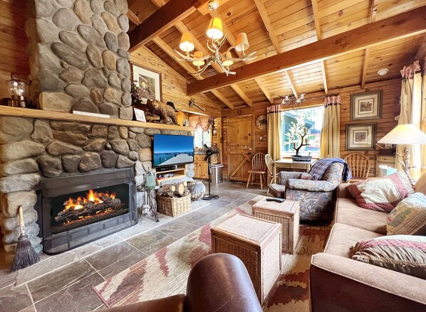 Télévision, cheminée