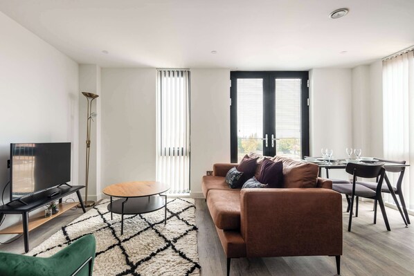 テレビ、書斎 / ワークスペース