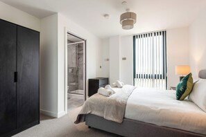 2 slaapkamers, een strijkplank/strijkijzer, wifi, beddengoed