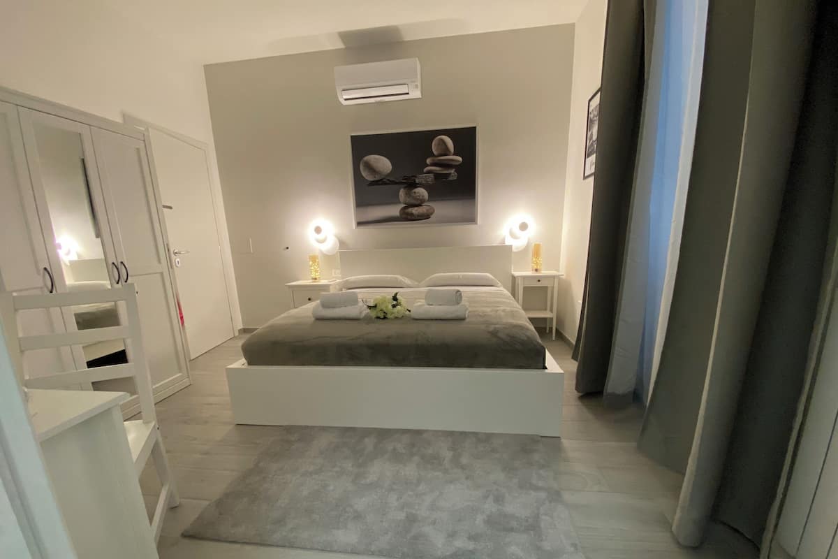 Quarto grand | 1 quarto, roupas de cama premium, edredons de pluma