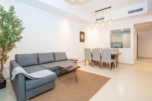 Classic Villa | Living area - Zapbed Villa C62-03 (Dubai)