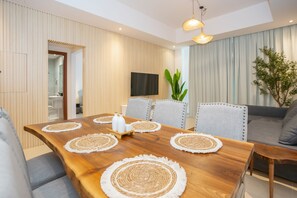 Classic Villa | In-room dining - Zapbed Villa C62-03 (Dubai)