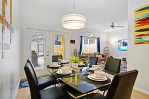 Dining - *Private Pool! Near Disney World! Themed rooms! (Kissimmee)