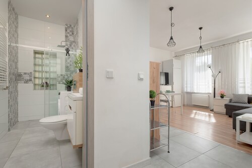 Cosy Studio With Parking by Renters