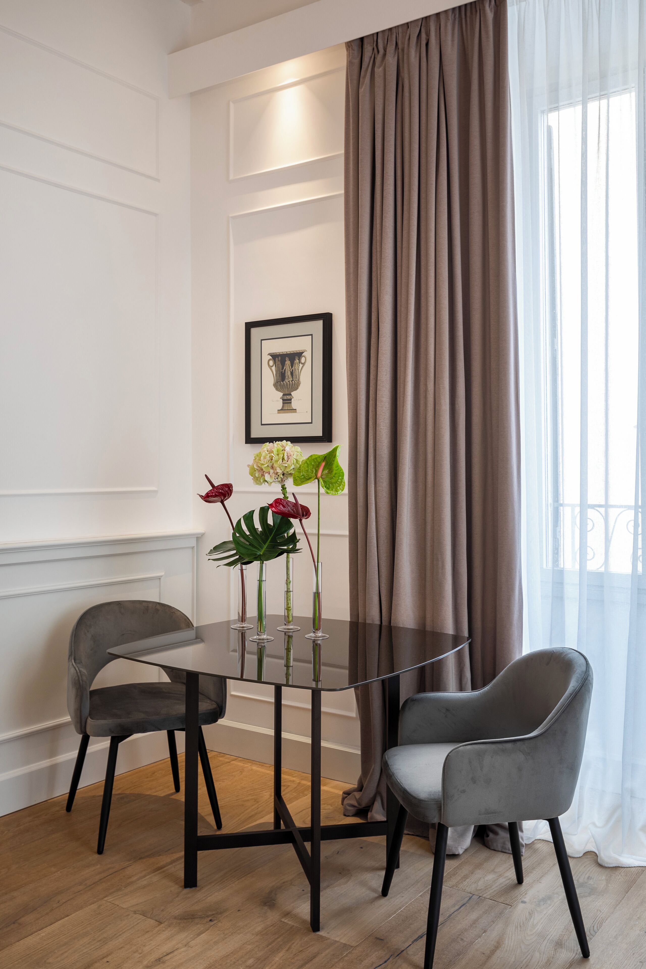 ผ้าปูที่นอนฝ้ายอียิปต์, เครื่องนอนระดับพรีเมียม, ผ้านวมขนเป็ด, มินิบาร์