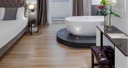 Palazzo Goldoni Condotti Collection