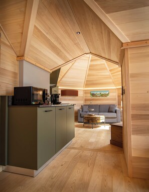 Smart TV, books - Kota Finlandais Natty Insolite et Haut de Gamme au Cœur de la Nature (Soultzeren)