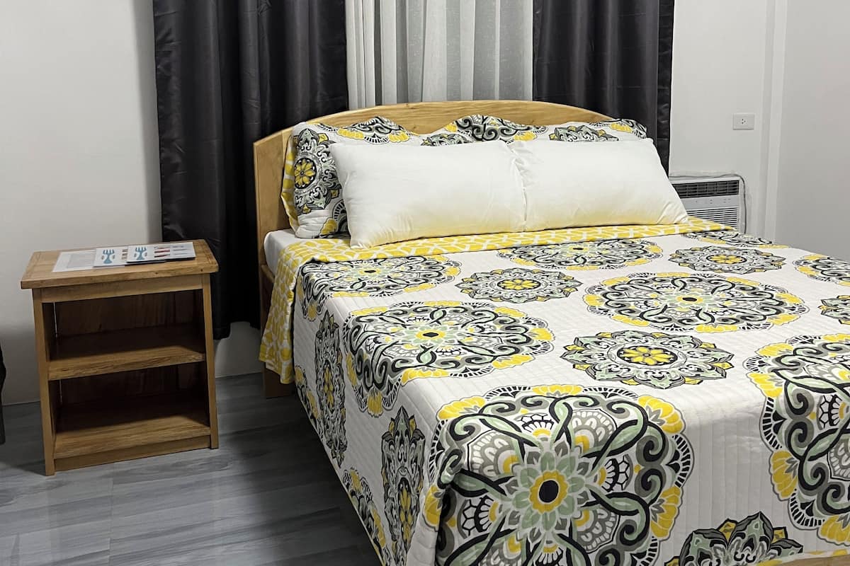 2 bedrooms, bed sheets