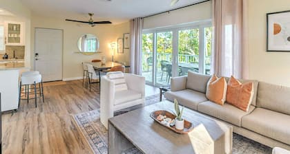 20 Guests 2 Homes w/Heated Pool -Walk to Beach