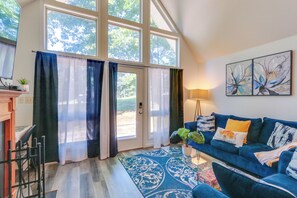 House (3 Bedrooms) | Interior - Golf + Hike: Home w/ Resort Perks in Hedgesville (Hedgesville)