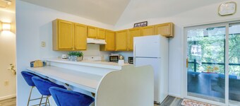 Golf + Hike: Home w/ Resort Perks in Hedgesville