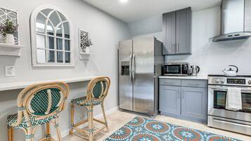 House (3 Bedrooms) | Interior