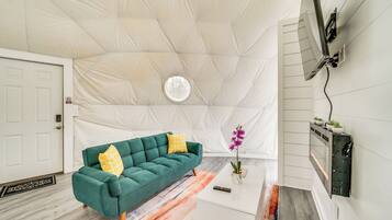 Apartment (0 Bedroom) | Interior